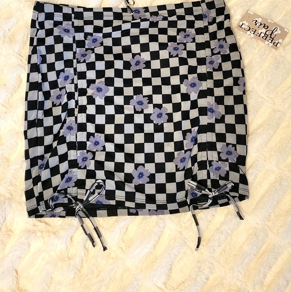 Top + Skirt (Set) - Picture 3 of 3